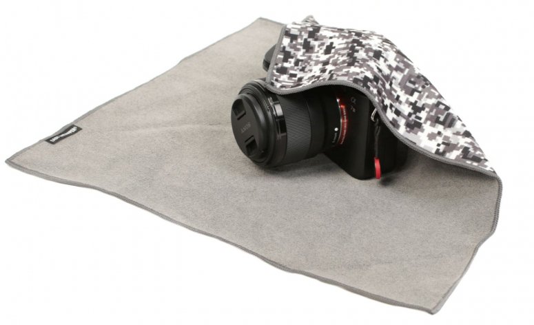 Technical Specs  Easy Wrapper self-adhesive wrap black/white size M 35x35cm