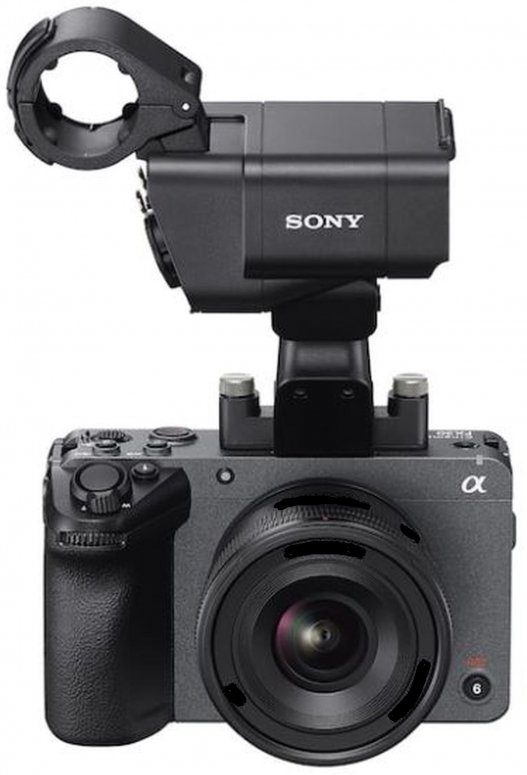 Sony ILME-FX30 + Griff + SEL 18-105mm f4 G PZ OSS