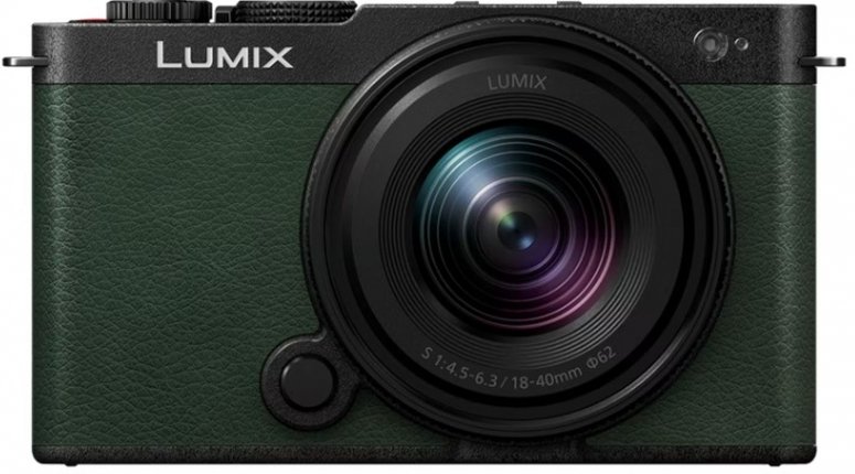 Panasonic Lumix DC-S9 + S 18-40mm f/4.5-6.3 olive green