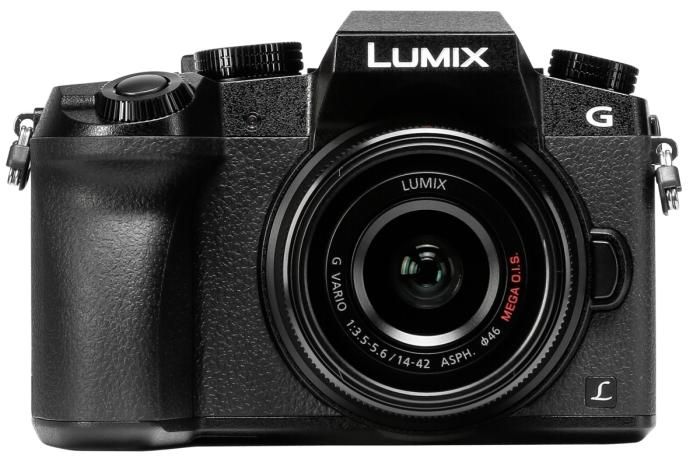 Panasonic Lumix DMC-G70 + 14-42mm black customer return