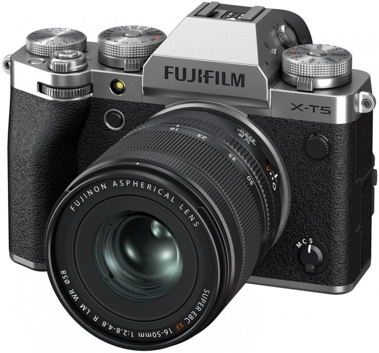 Fujifilm X-T5 +16-50mm f2.8-4.8 R LM WR silber