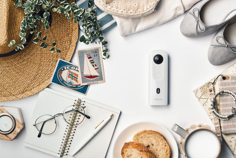 Technical Specs Ricoh Theta SC2 White - Foto Erhardt