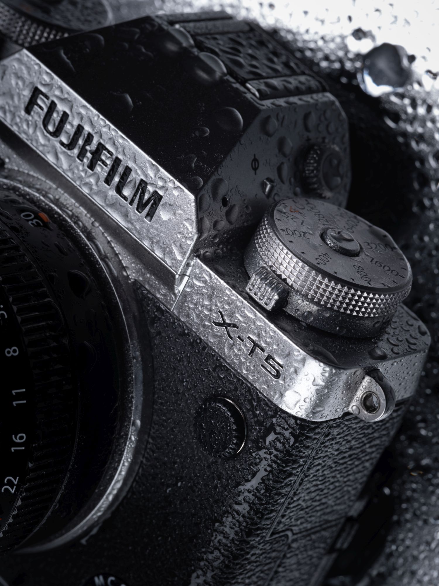 Technical Specs  Fujifilm X-T5 + XF16-80mm f4 R OIS WR silver