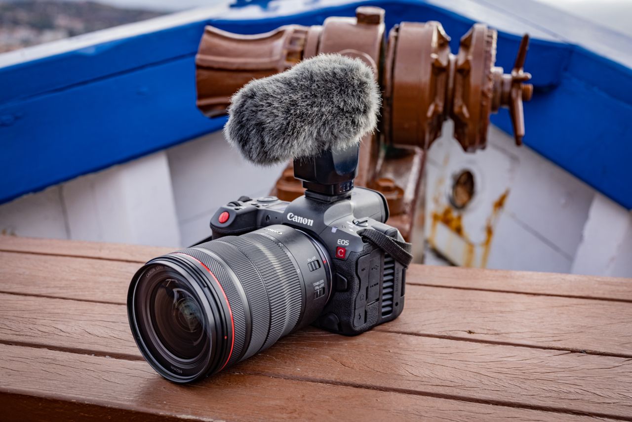 Accessories  Canon EOS R5 C + RF 15-35mm f 2.8 L IS USM