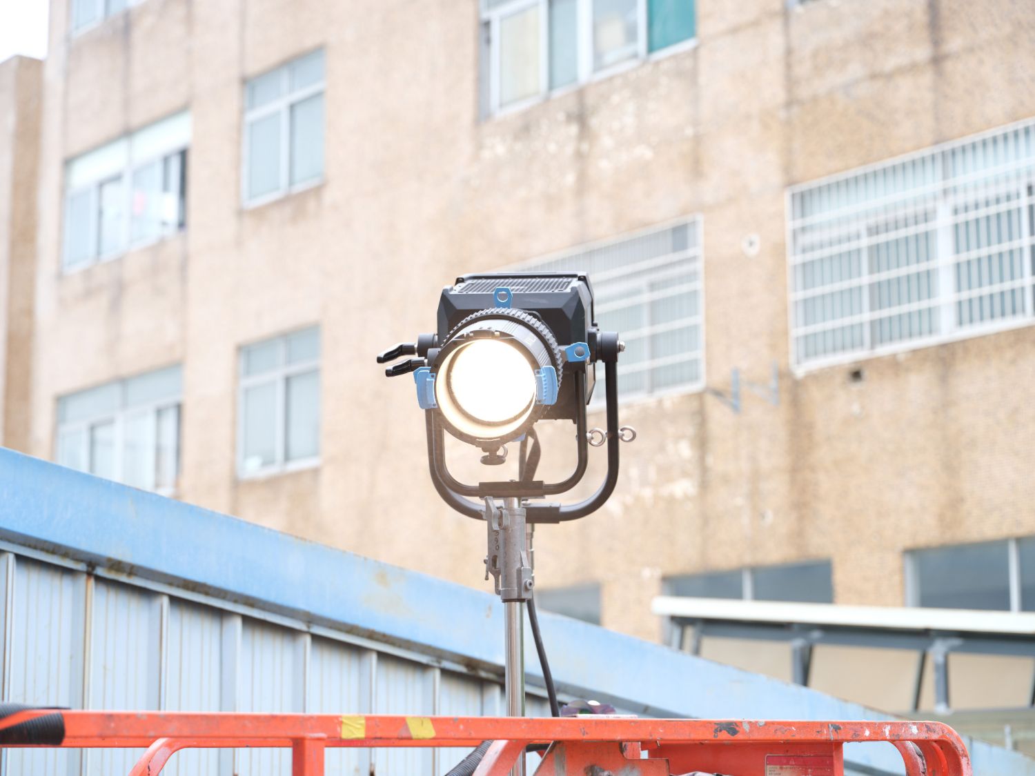 NANLITE FC-120B Bi-Color Reportage- und Studio-Scheinwerfer