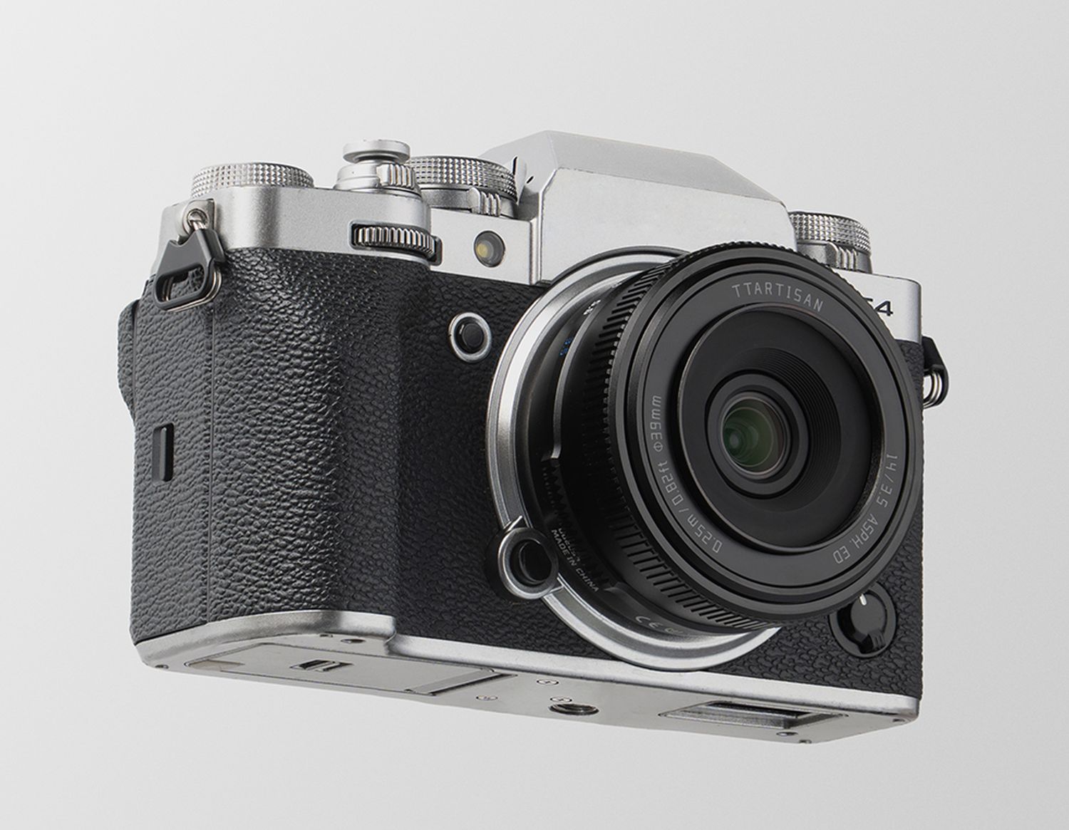 ゆうすけ Fujifilm X-E3 カメラ TTArtisan AF あのTTArtisan AF 27mm f2.8 XのWhite Limited Editionの実物が