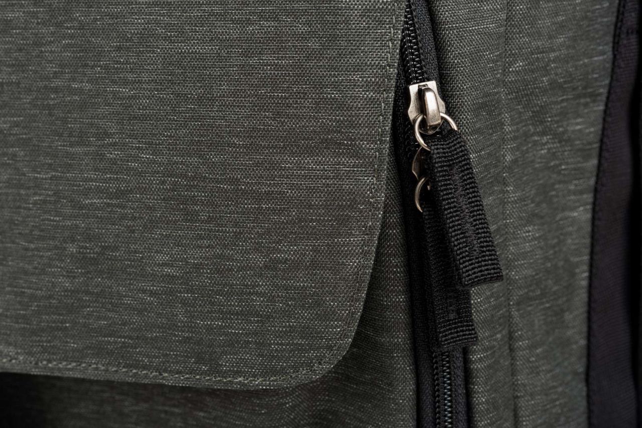 Think Tank Photo 6869 Vision 15 Graphite - Borsa Per Fotocamera E Laptop 15"