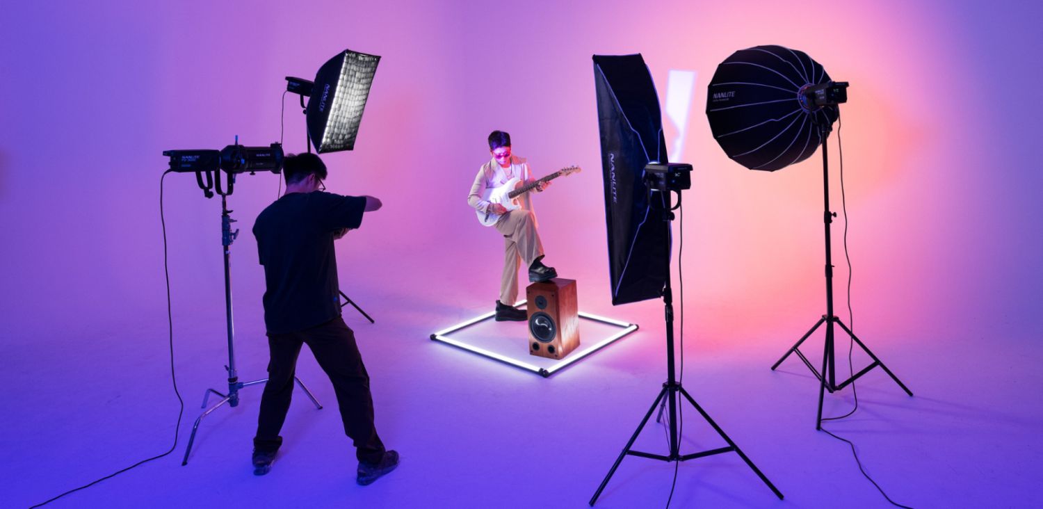 NANLITE FS-300C Full-Color Studio-Scheinwerfer