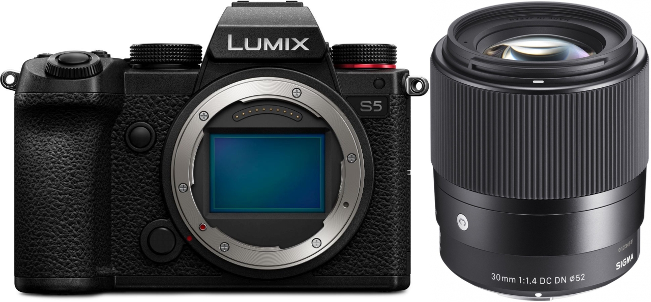 Panasonic Lumix DC-S5 + Sigma 30mm f1.4 DC DN (C)