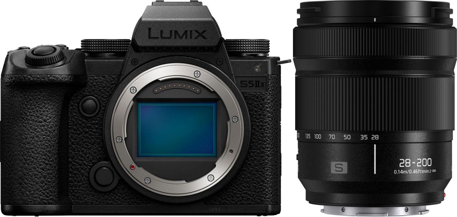 Panasonic DC-S5 II X + Panasonic Lumix S 28-200mm f4-7,1 Makro O.I.S.