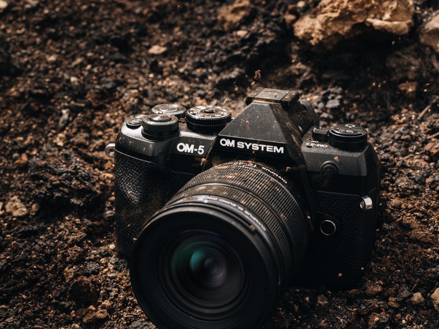 OM System OM-5 Mark II + 14-150mm II black - Foto Erhardt