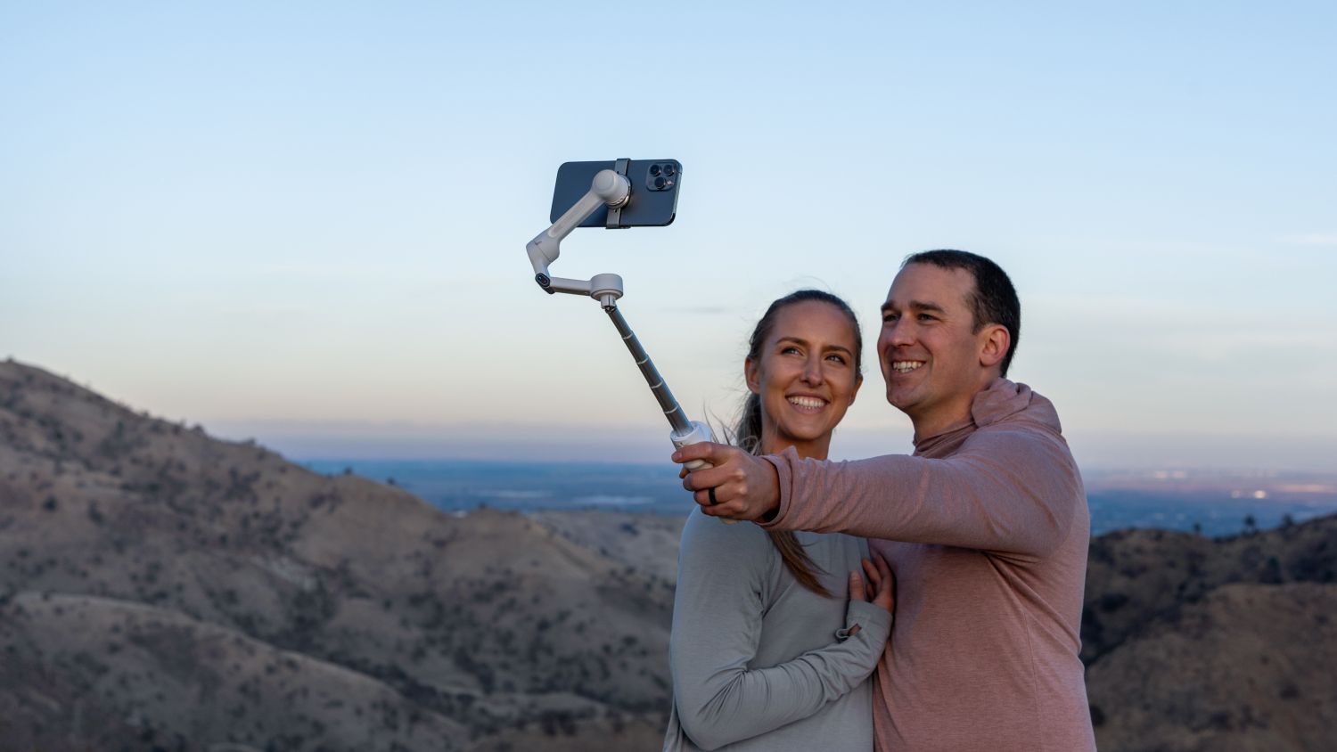 INSTA360 Flow 2 AI Tracker Bundle Summit White - Foto Erhardt