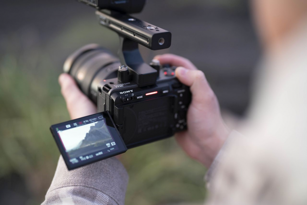 Sony ILME-FX30 + handle