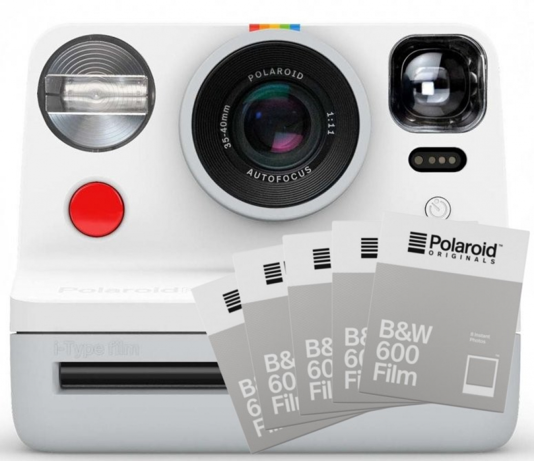 Polaroid Now camera white + 600 B&W film 8x 5 pack