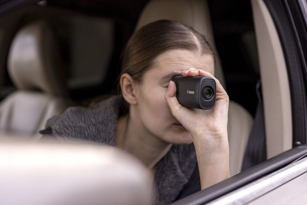 Canon PowerShot Zoom Essential Kit black Foto Erhardt