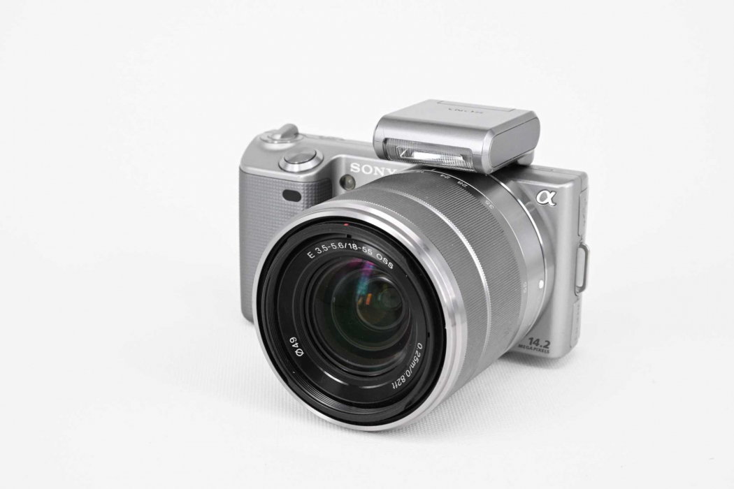 Sony Alpha Nex 5 + 18-55mm F3.5-5.6 used #9163713 - Foto Erhardt