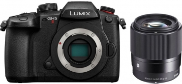 Panasonic Lumix GH5 II + Sigma 30mm f1,4 DC DN Contemporary MFT