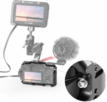 Sony ILCE-6400 + 18-135mm + SmallRig 2310B Cage
