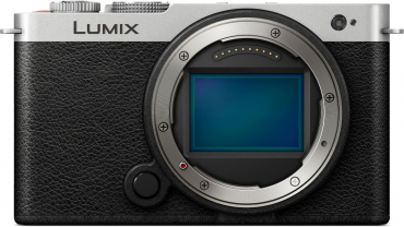 Panasonic Lumix DC-S9 silber/schwarz + Sigma 24mm f2