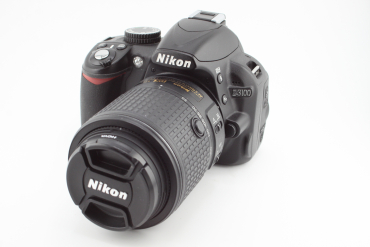 Nikon D3100 + AF-SNikkor 55-200mm f/4-5.6 GII EDVR  used #9070534