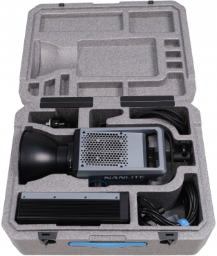 NANLITE FC-500C full-color reportage and studio spotlight