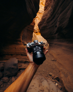 OM SYSTEM OM-5 II silver + 14-150mm II + Peter Hadley BLS-5 battery
