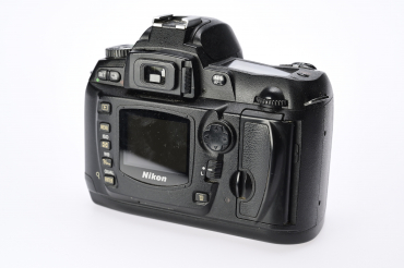 Nikon D70 Gehäuse gebraucht #9165699