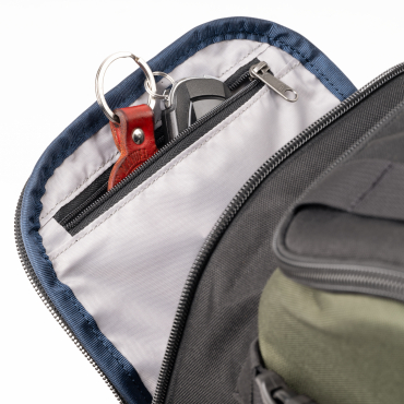 thinkTank DarkLight Backpack 14L montane green