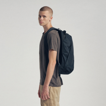 Urth Norite 24l Backpack + Kamera Insert schwarz