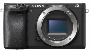 Sony ILCE-6400 + 16-50mm + SmallRig 2310B Cage