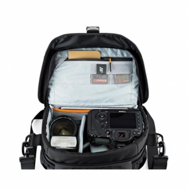 Lowepro Nova 180 AW II black single piece