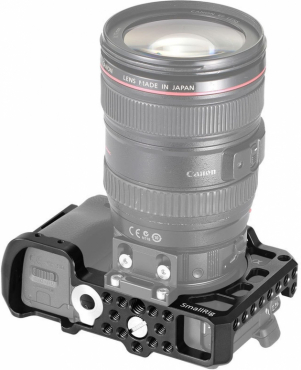 Sony ILCE-6400 + 18-135mm + SmallRig 2310B Cage