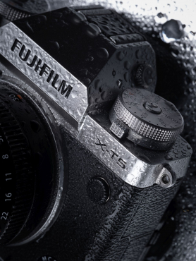 Fujifilm X-T5 Gehäuse silber + Sigma 16-300mm f3,5-6,7 DC OS Fuji X