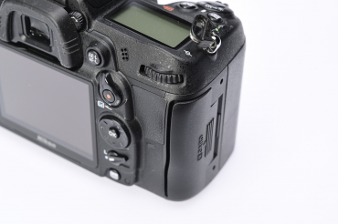Nikon D7000 Gehäuse gebraucht #9164792