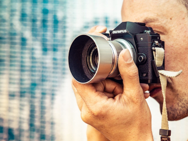 Olympus OM-D E-M10 MK IV Special Edition silber Kundenretoure