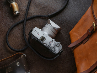 Fujifilm GFX 100RF Argent + Voigtländer Prof. haute vitesse SDXC 256GB UH