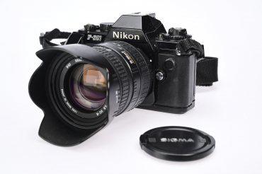 Nikon F-301 + Sigma 3,8/28-105mm gebraucht #9165359 - 9165359 Nikon F-301 + Sigma 3,8/28-105mm gebraucht #9165359