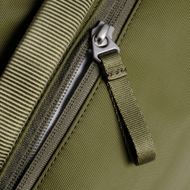 Urth Arkose 20l Backpack + Kamera Insert grün