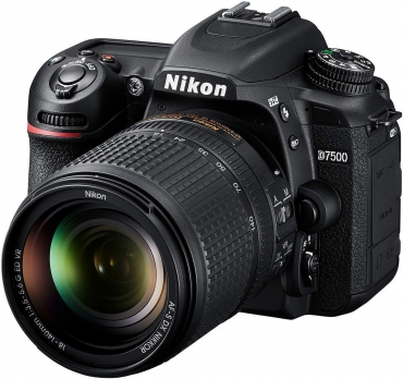 Nikon D7500 + AF-S DX Nikkor 18-300mm VR 3.5-6.3