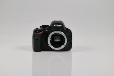Nikon D 5100 Gehäuse gebraucht #9163314