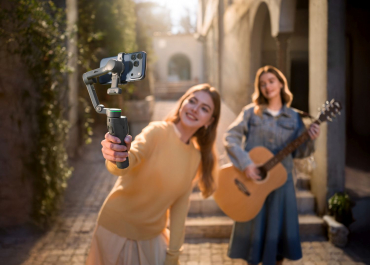 DJI Osmo Mobile 8P Advanced Tracking Combo