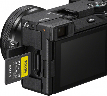 Sony Alpha ILCE-6700 + Sony FE 70-200mm f2.8 GM II