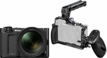 Nikon ZR + 24-70mm f4 S + SmallRig 5468 Erweitertes Cage Kit