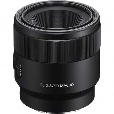 Sony Alpha ILCE-7 V + SEL FE 50mm f2,8 Makro