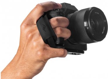 Peak Design Micro Clutch for cameras with handle