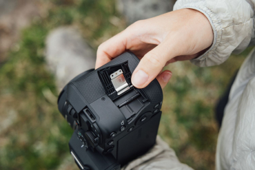 Canon EOS R8 II + LP-E17 Battery Kit