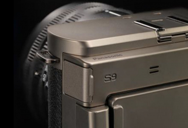 Panasonic Lumix DC-S9 + S 18-40mm titan/schwarz Limited Edition