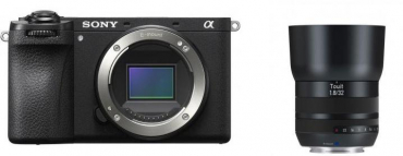 Sony Alpha ILCE-6700 + ZEISS Touit 32mm f1,8