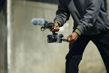 Sony ILME-FX2 + XLR-Griff + SEL 11mm f1,8