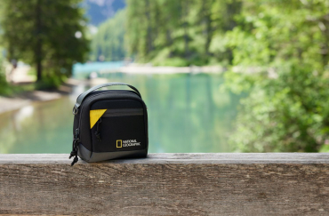 Fujifilm X-HF1 Black + National Geographic Bag